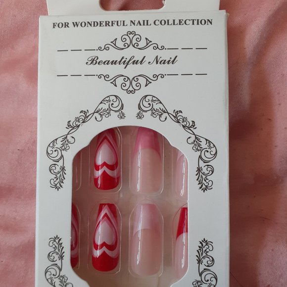 SALE!! Brand New False Nails - Picture 1 of 1